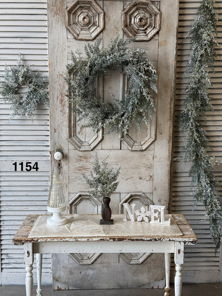 Sample Lot | Lot 1154 | Holiday