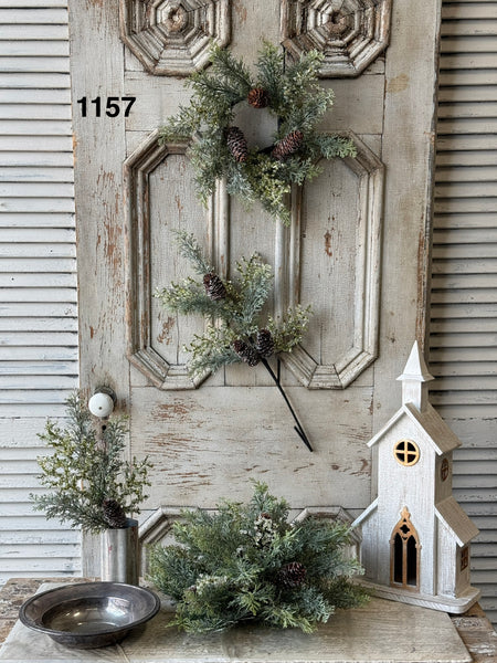 Sample Lot | Lot 1157 | Holiday
