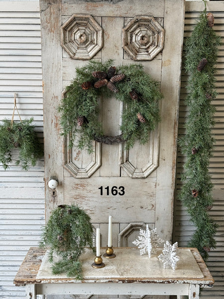 Sample Lot | Lot 1163 | Holiday