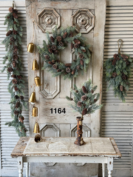 Sample Lot | Lot 1164 | Holiday