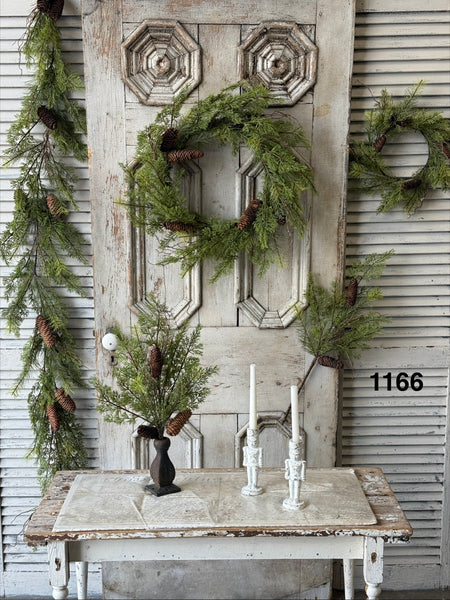 Sample Lot | Lot 1166 | Holiday