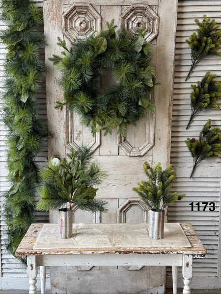 Sample Lot | Lot 1173 | Holiday