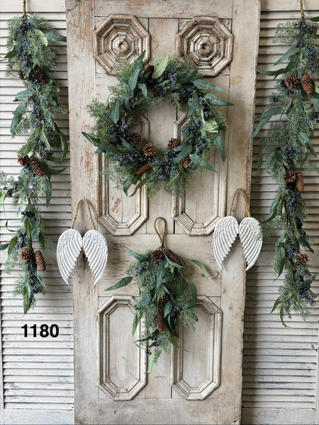 Sample Lot | Lot 1180 | Holiday
