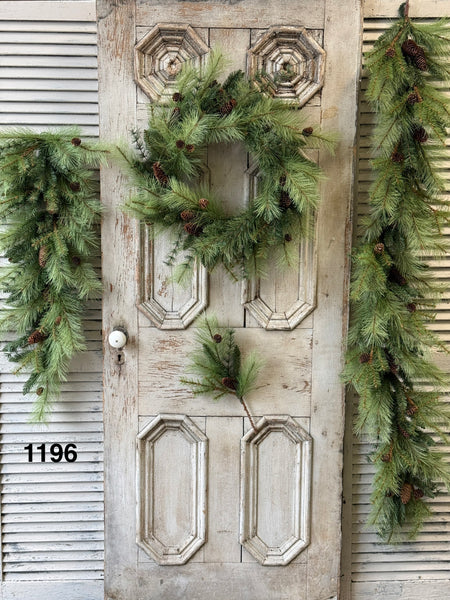 Sample Lot | Lot 1196 | Holiday