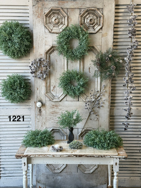 Sample Lot | Lot 1221 | Holiday