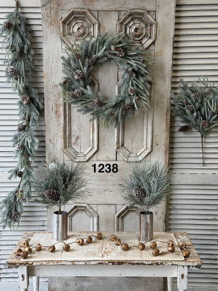 Sample Lot | Lot 1238 | Holiday