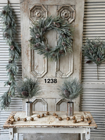 Sample Lot | Lot 1238 | Holiday | $75