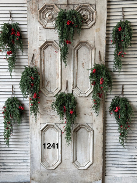 Sample Lot | Lot 1241 | Holiday