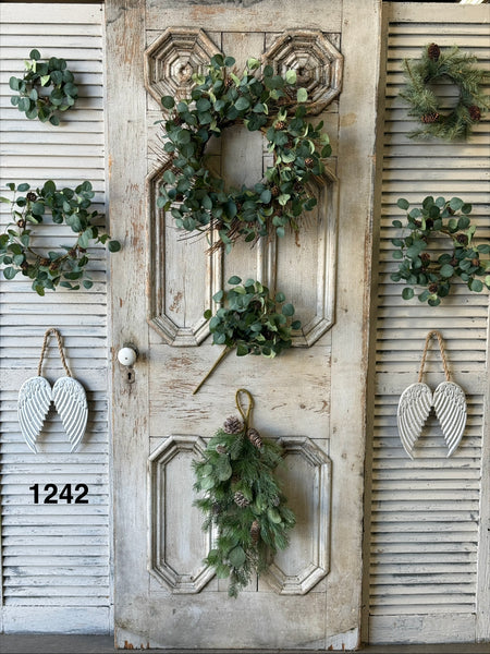 Sample Lot | Lot 1242 | Holiday