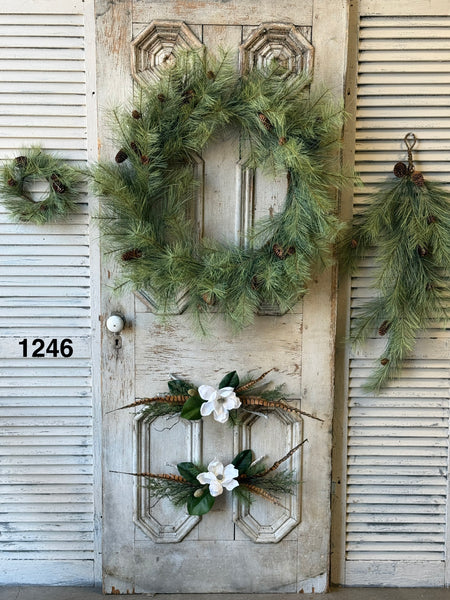 Sample Lot | Lot 1246 | Holiday