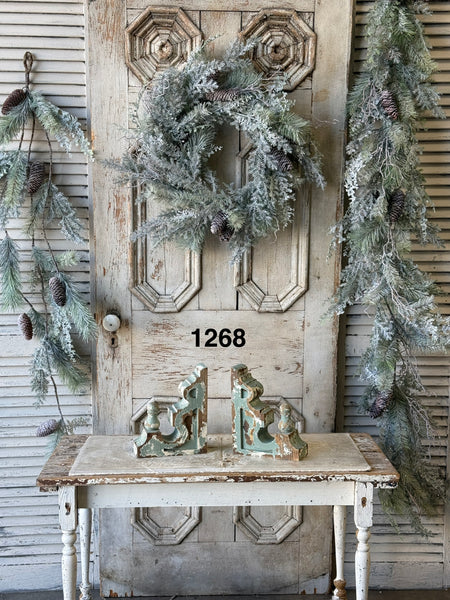 Sample Lot | Lot 1268 | Holiday