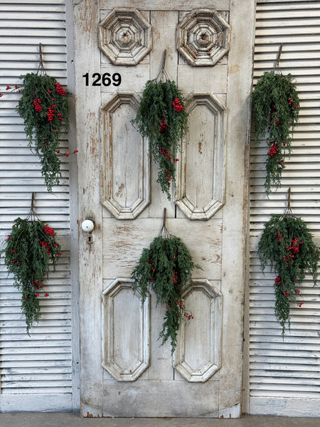 Sample Lot | Lot 1269 | Holiday