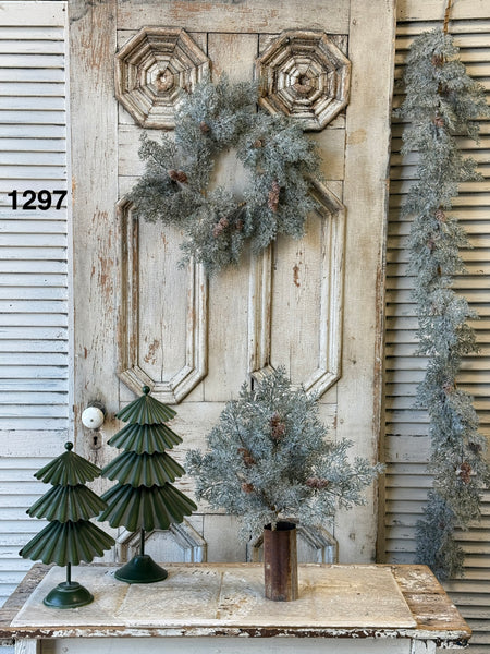 Sample Lot | Lot 1297 | Holiday