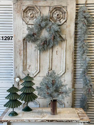 Sample Lot | Lot 1297 | Holiday | $60