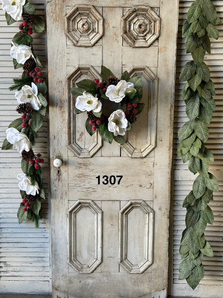 Sample Lot | Lot 1307 | Holiday