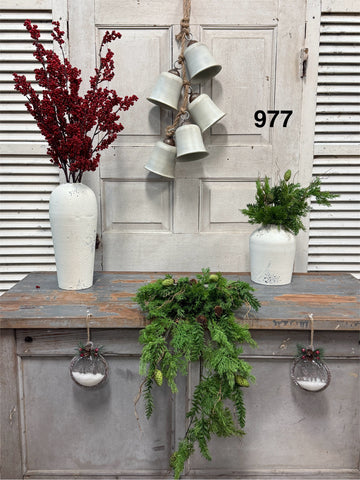 Sample Lot | Lot 977 | Holiday | $50