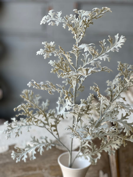 Scalloping Strands Spray | 29"