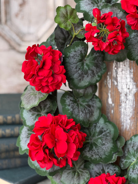 Jubilee Geranium Wreath | 20" | NOT CURRENTLY IN STOCK - ETA December