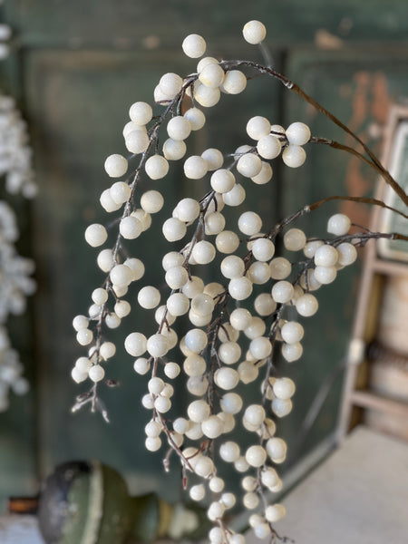 Icy Snowdrop Berry Hanging | 35"