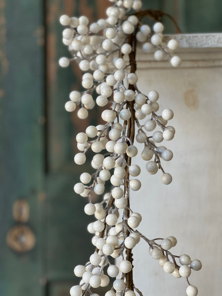 Icy Snowdrop Berry Garland | 5'