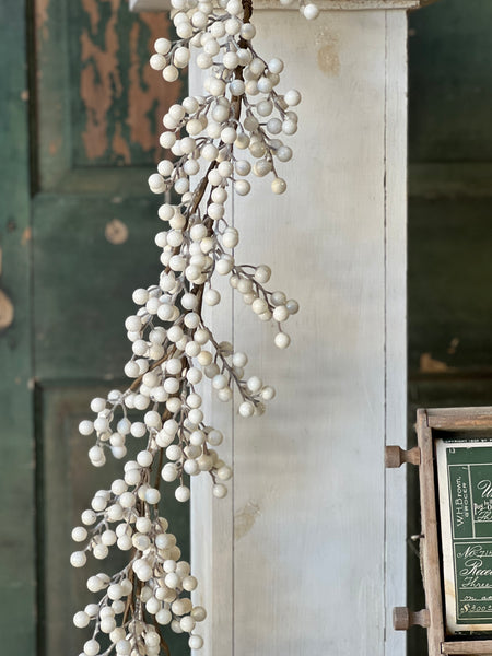 Icy Snowdrop Berry Garland | 5'