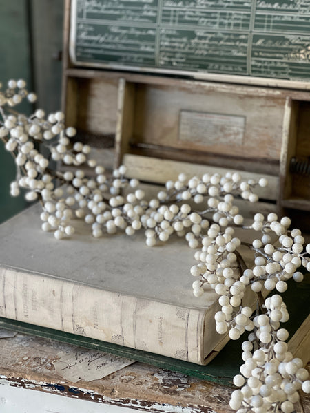 Icy Snowdrop Berry Garland | 5'