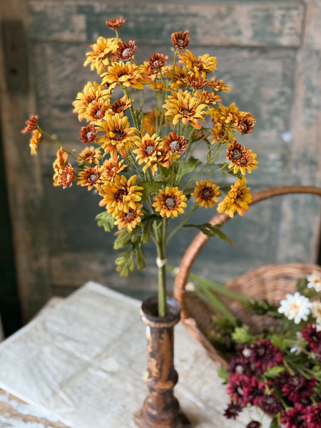 Pendleton Daisies | 28.5" | Saffron | NOT CURRENTLY IN STOCK-New For Holiday 2026!