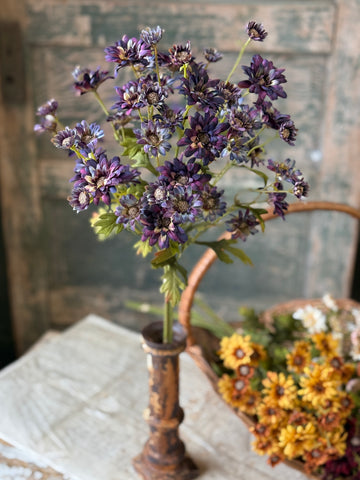 Pendleton Daisies | 28.5" | Indigo | NOT CURRENTLY IN STOCK-New For Holiday 2026!