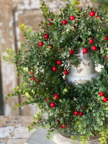 Lively Berry Bough Candle Ring | 22" | SOLD OUT