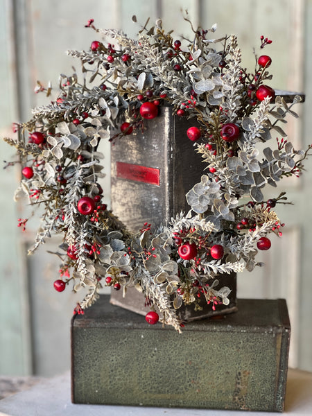 Cashel Berry Eucalyptus Candle Ring | 10" | SOLD OUT