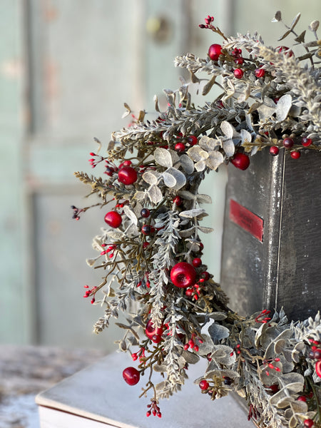 Cashel Berry Eucalyptus Candle Ring | 10" | SOLD OUT