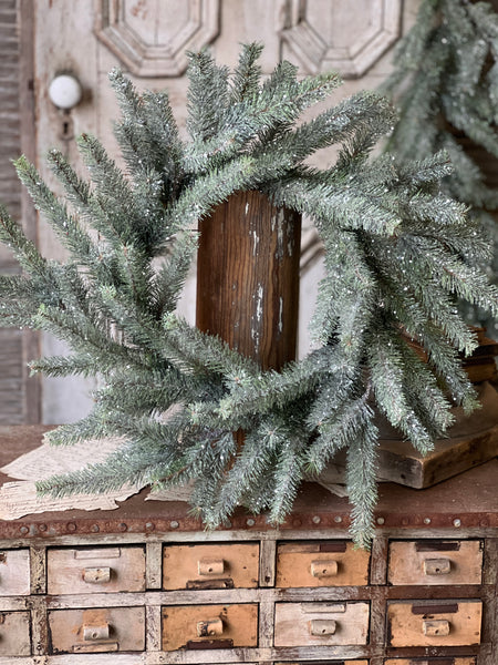 Icy Northlight Pine Wreath | 24"
