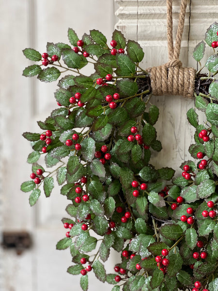 Holly Hanging Wreath w/ Berry | 18" | SOLD OUT