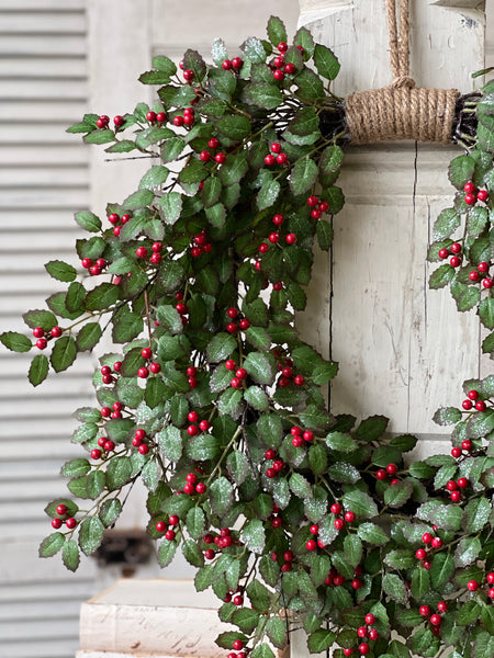 Holly Hanging Wreath w/ Berry | 28" | SOLD OUT