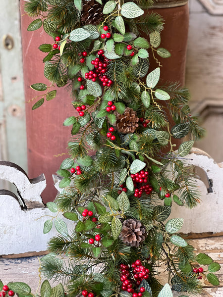 Elmsley Pine & Berry Garland | 6' | SOLD OUT