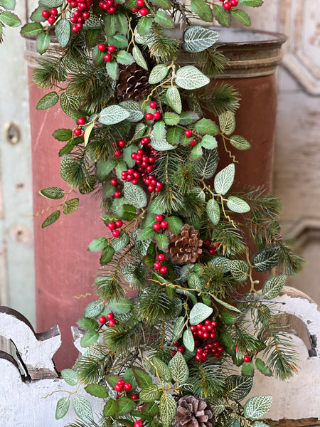 Elmsley Pine & Berry Garland | 6' | SOLD OUT
