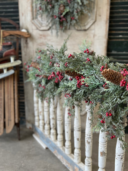 Divinity Berry Cedar Garland | 5'