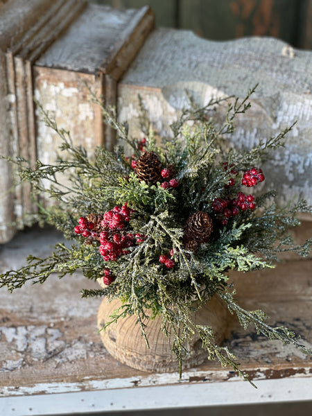 Divinity Berry Cedar Half Sphere | 11"