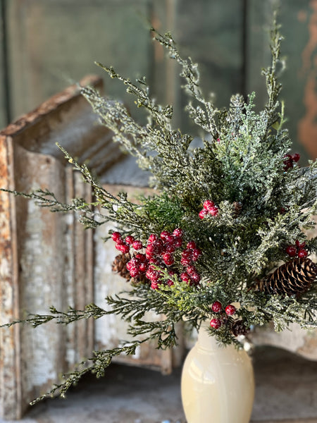 Divinity Berry Cedar Pick | 18"