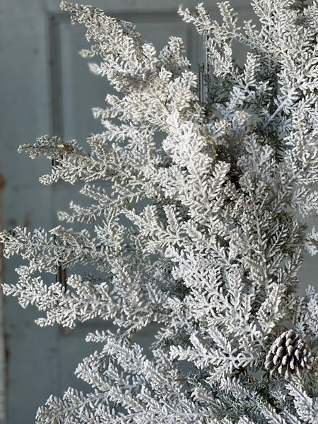 Snowy Hemingway Fir Wreath | 32"