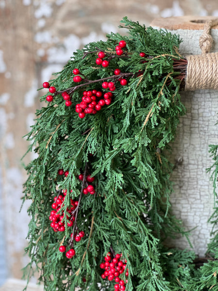 Emerald Falls w/ Berry Hanging Wreath | 24"