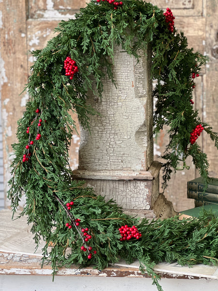 Emerald Falls w/ Berry Garland | 6'