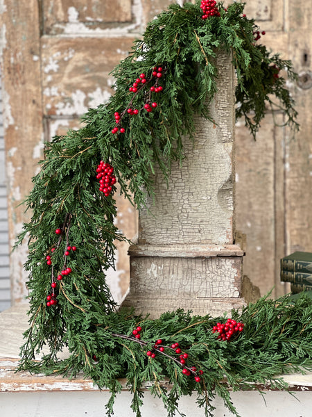 Emerald Falls w/ Berry Garland | 6'