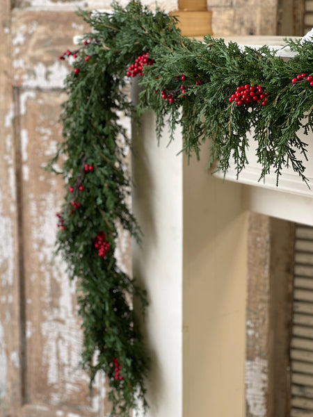 Emerald Falls w/ Berry Garland | 6'