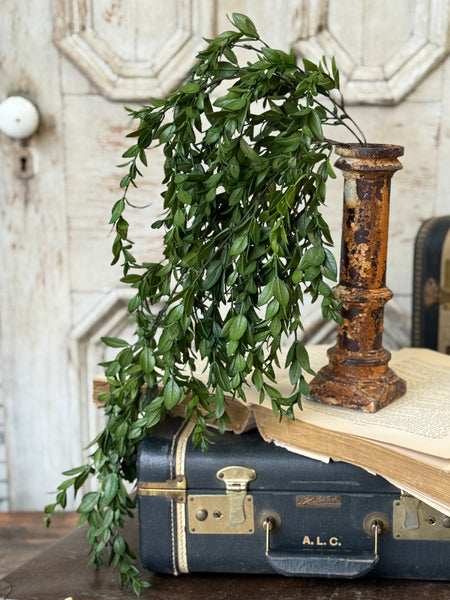 Nottswood Leaves Hanging | 28" | NOT CURRENTLY IN STOCK-New For Holiday 2026!