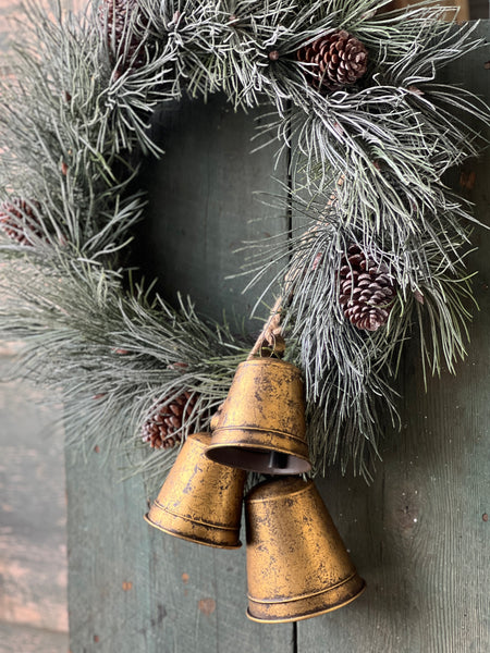 Frosted Emperor Pine Wreath | 24"