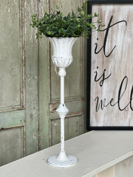 Fluted Holder | Cream | 18"