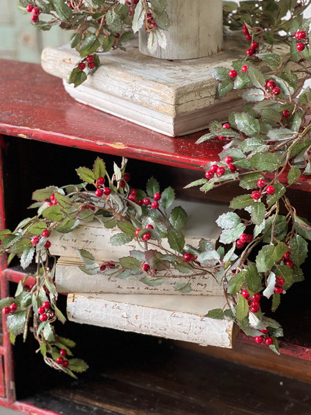 Holly Garland with Berry | 6' | CLEAN UP SPECIAL!  From $14.75 - Last 12pcs!