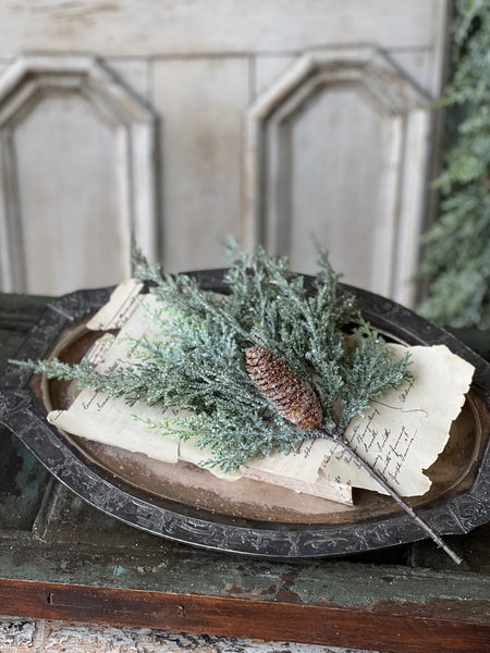 Silver Thread Cedar Pick | 18"