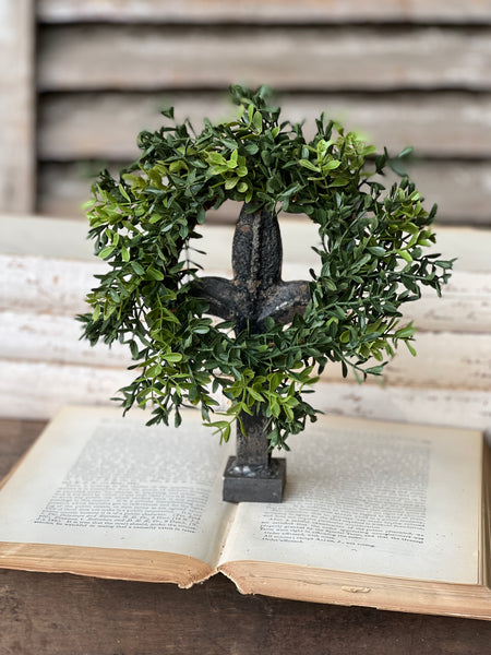 New England Boxwood Candle Ring | 8" | NOT CURRENTLY IN STOCK - ETA December